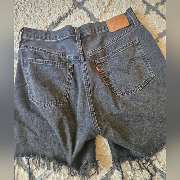 Levi's 501 Premium Button Fly Denim Shorts Size 31 - Picture 2 of 7